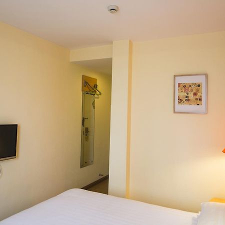 Home Inn Shanghai Xujiahui West Zhongshan Road Exterior foto